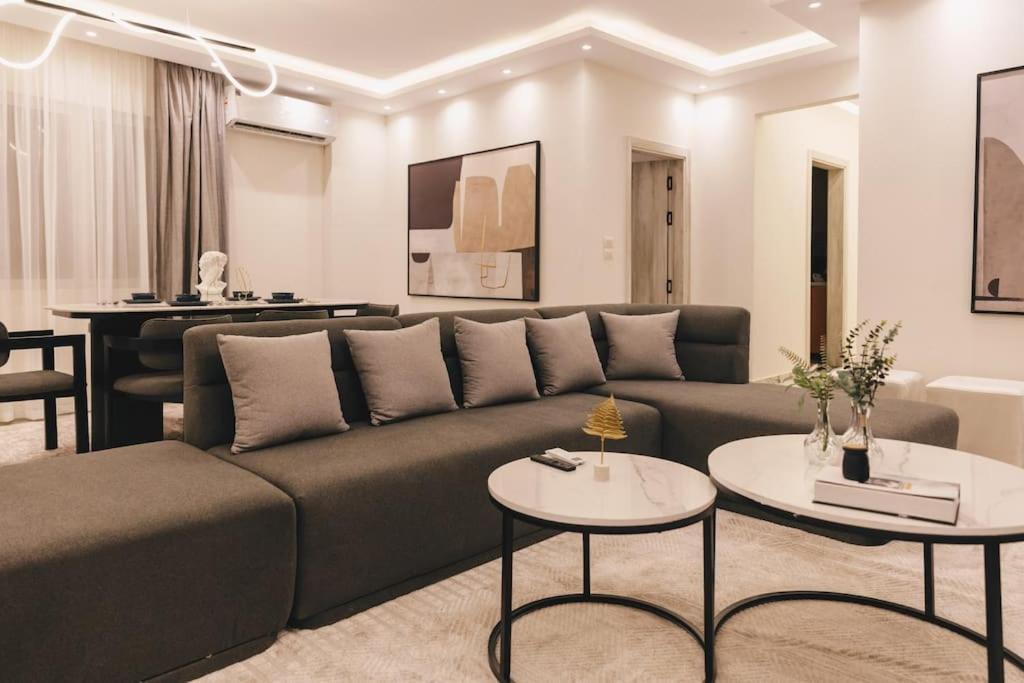 Signature Breezy Modern * Cairo